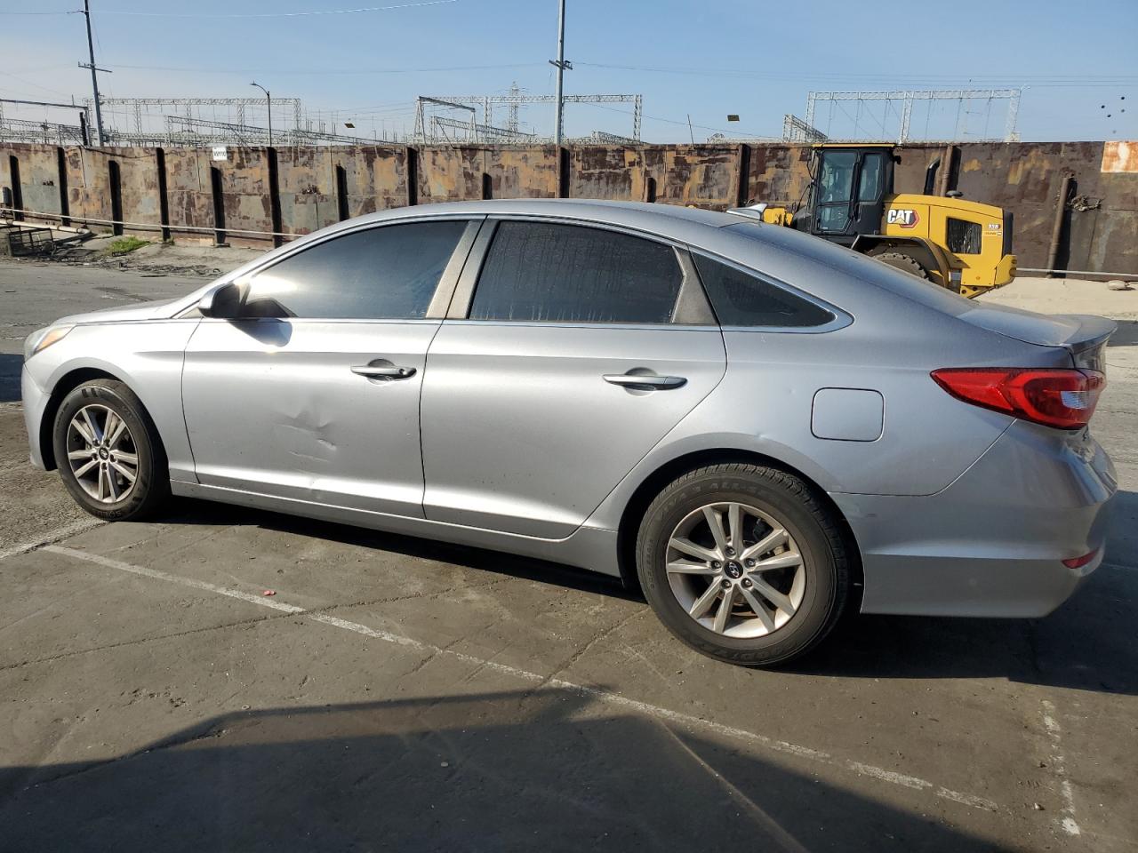 2017 Hyundai Sonata - Image 2