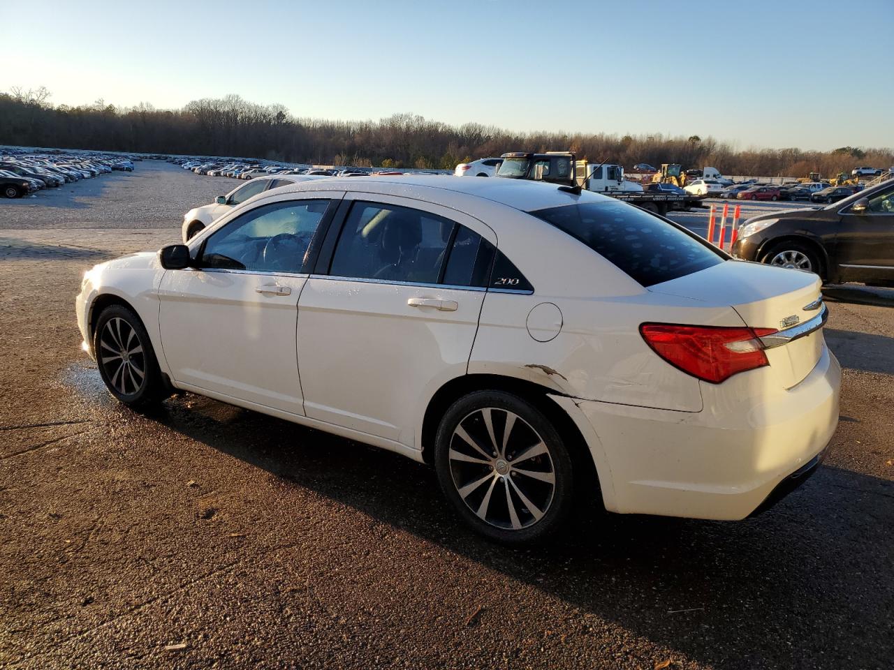 2013 Chrysler 200 - Image 2