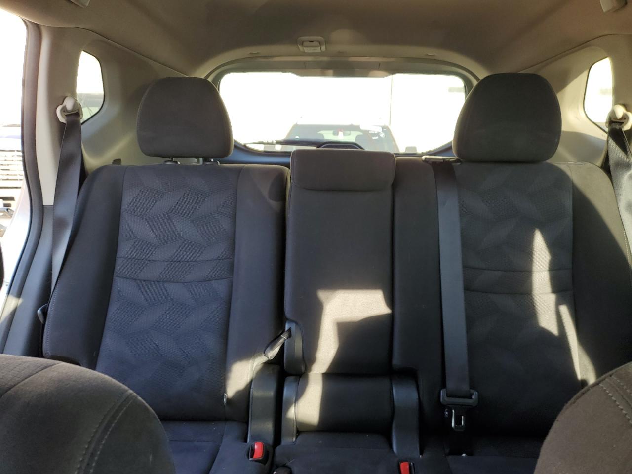 2015 Nissan Rogue - Image 10