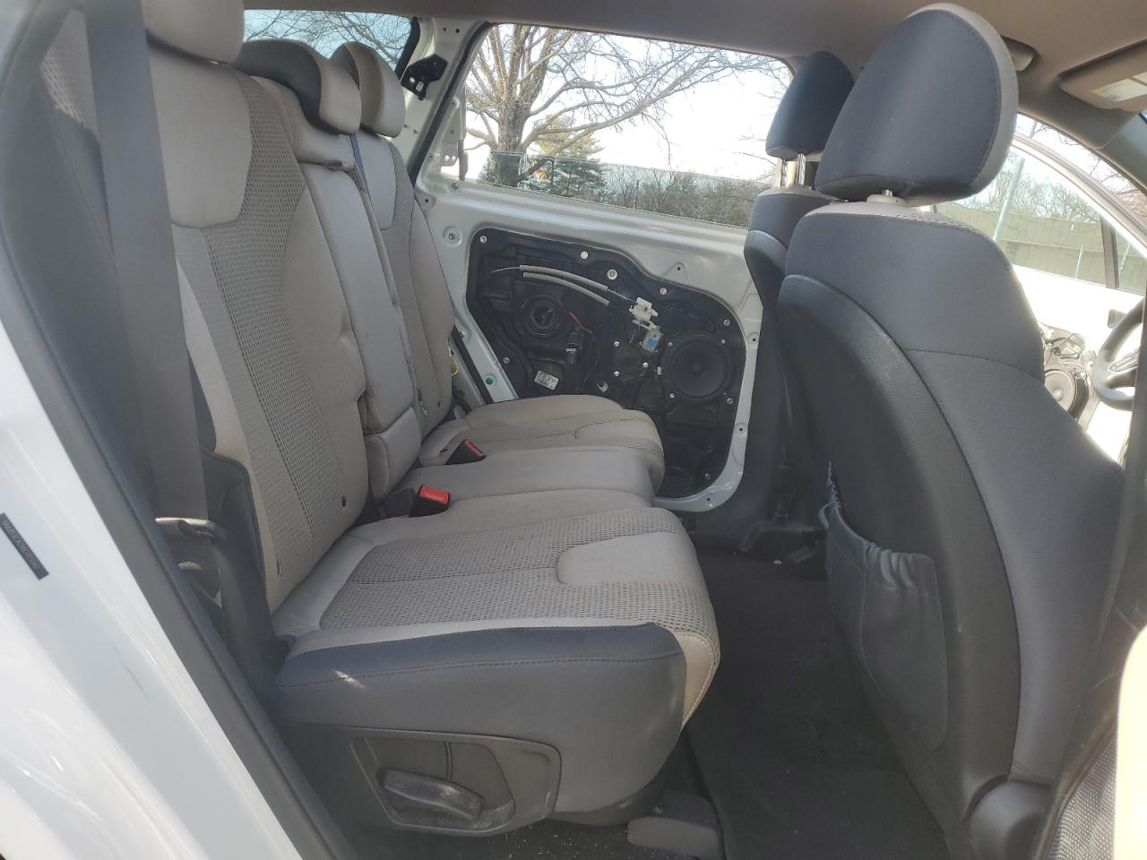 2019 Hyundai Santa Fe - Image 10