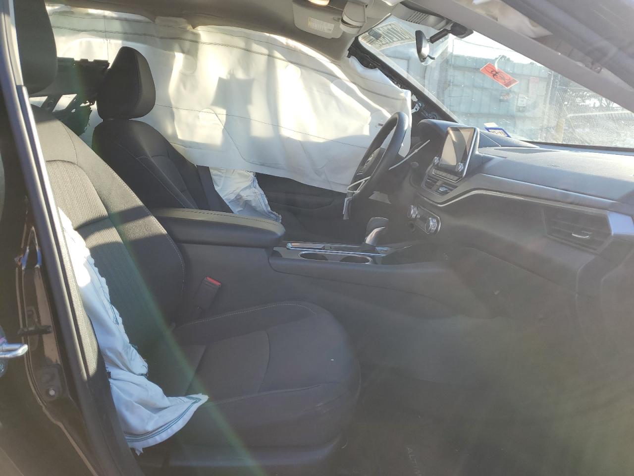2024 Nissan Altima - Image 7