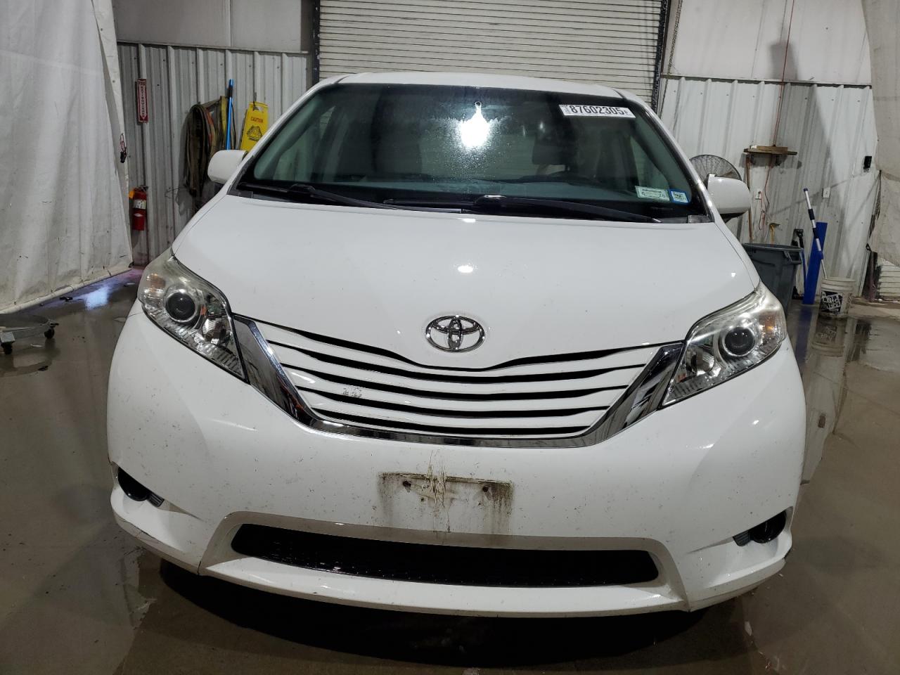 2015 Toyota Sienna - Image 5