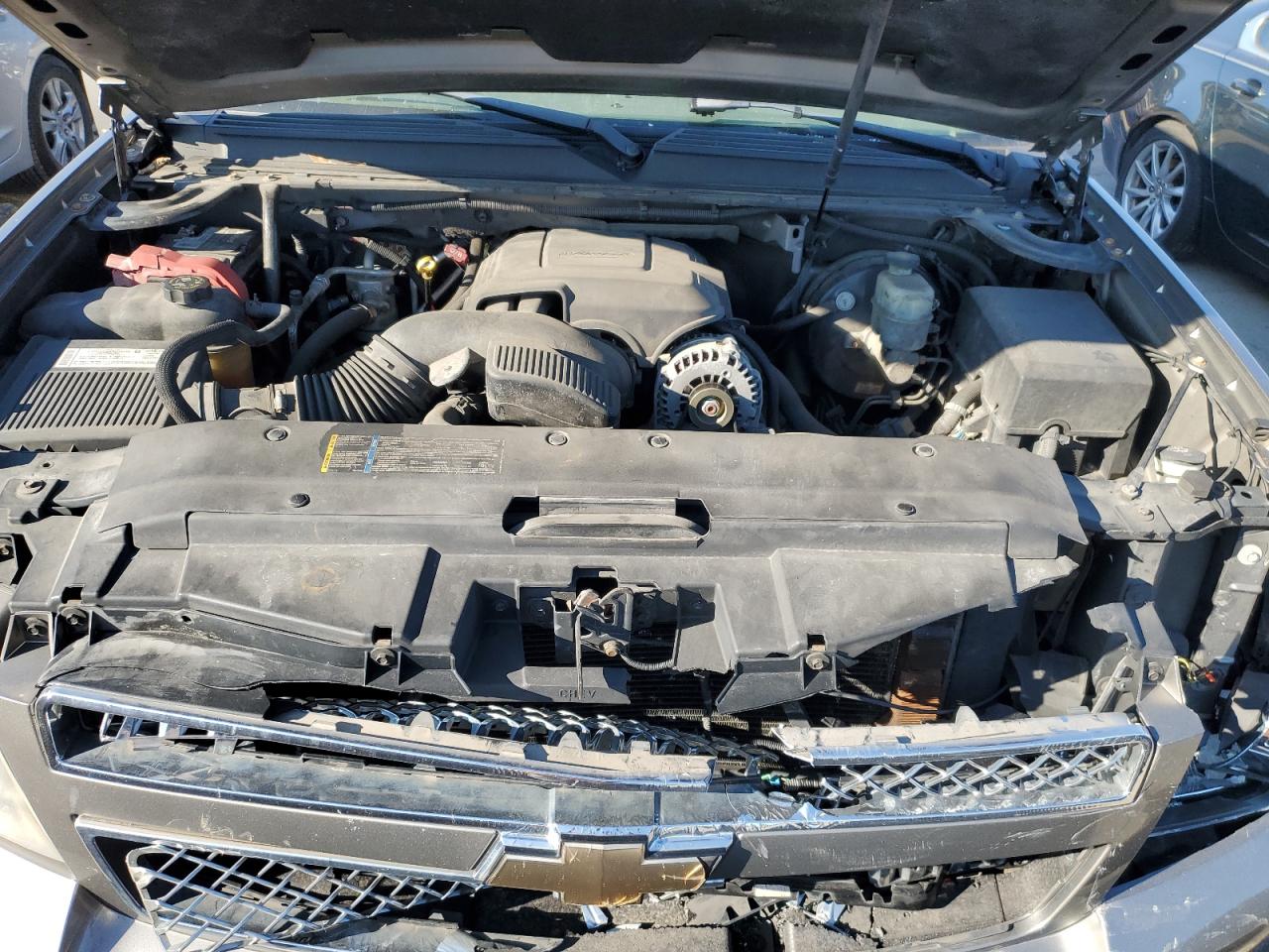 2007 Chevrolet Suburban - Image 12