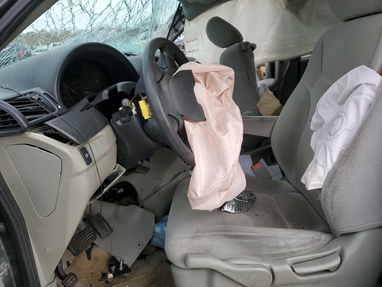 2007 Honda Odyssey Lx VIN: 5FNRL38267B109306 Lot: 60792425