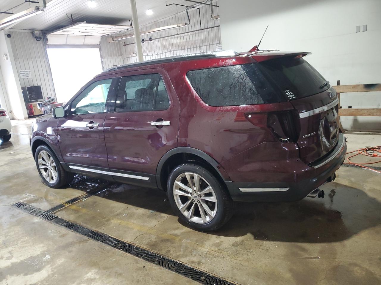2018 Ford Explorer - Image 2