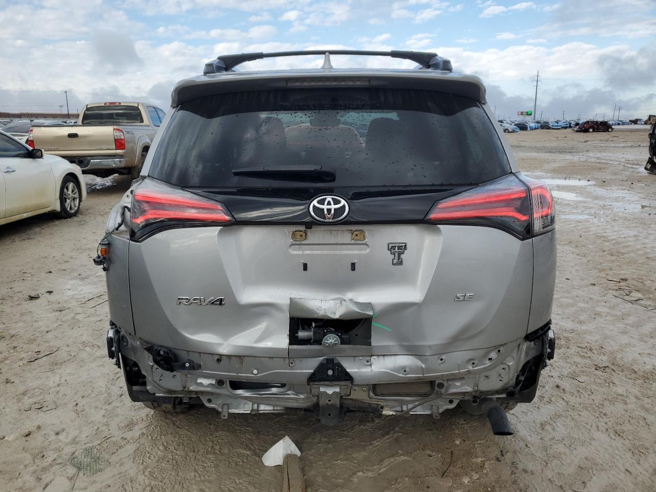 2018 Toyota RAV 4 - Image 6