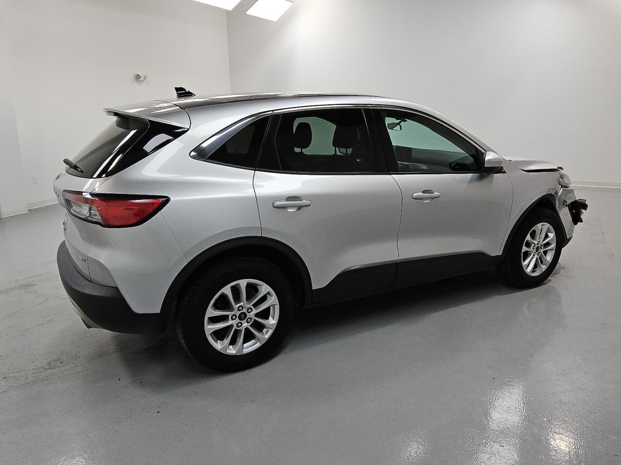 2020 Ford Escape - Image 3