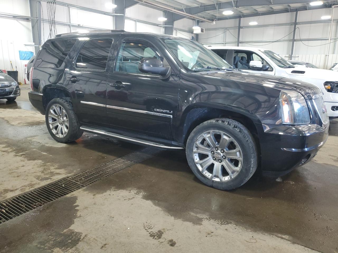 2012 GMC Yukon - Image 4