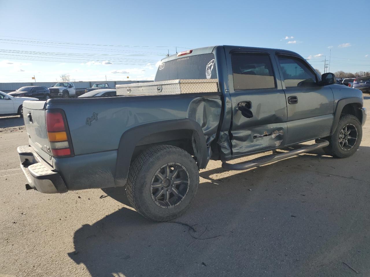2006 GMC Sierra - Image 3
