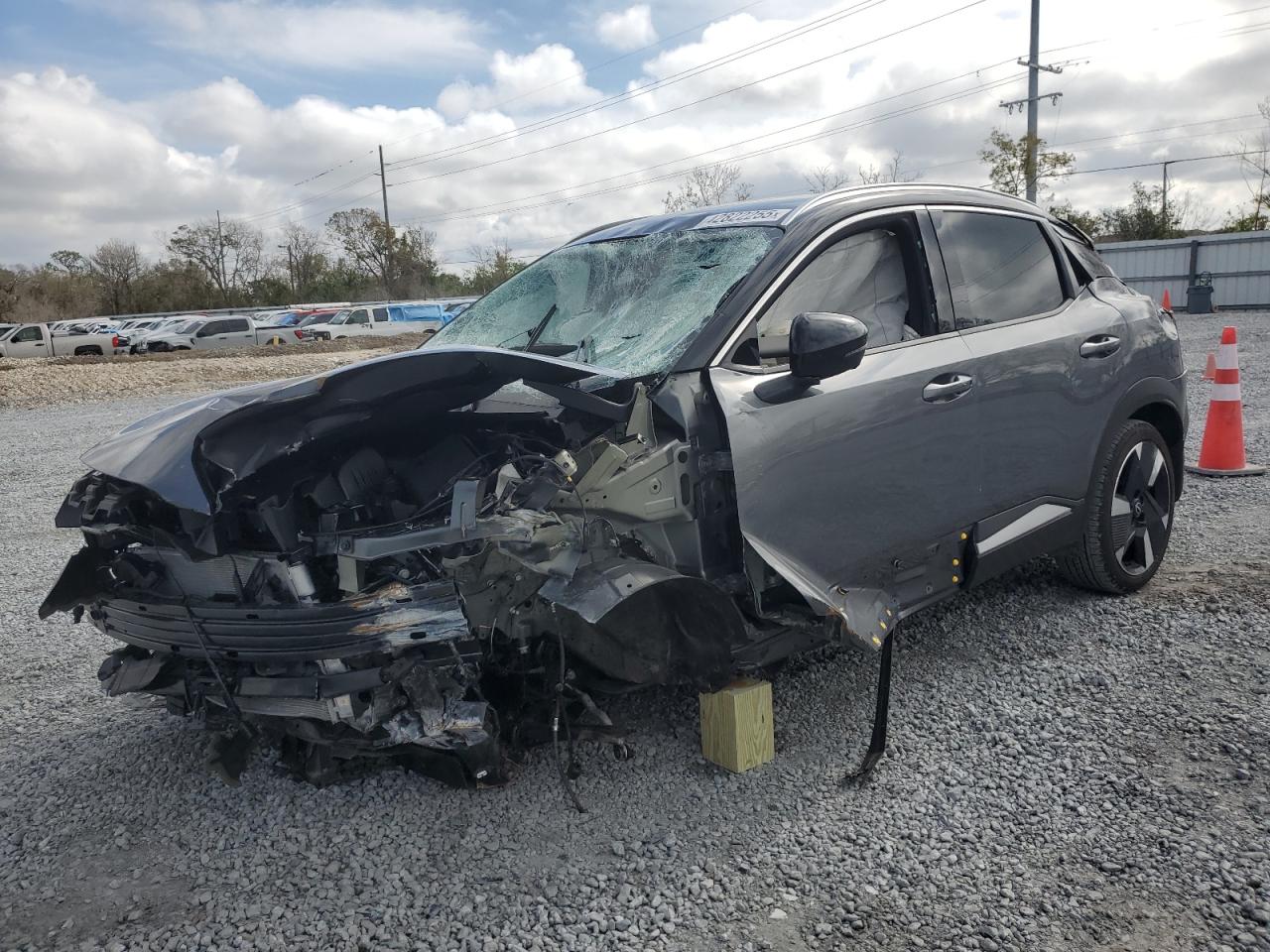 2025 Nissan Kicks Sr de vânzare în Riverview, FL - All Over