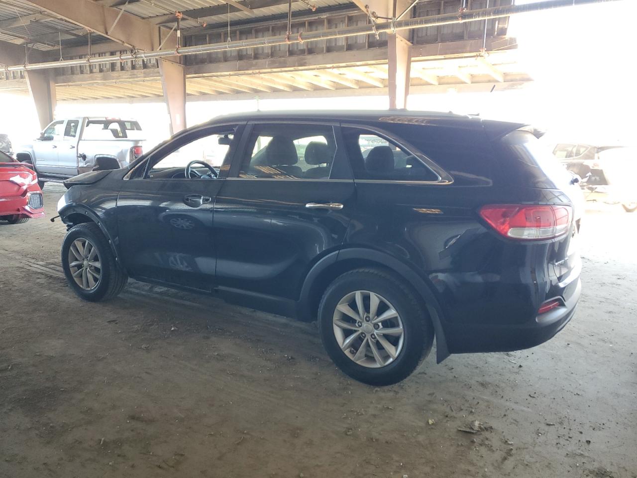 2016 Kia Sorento - Image 2