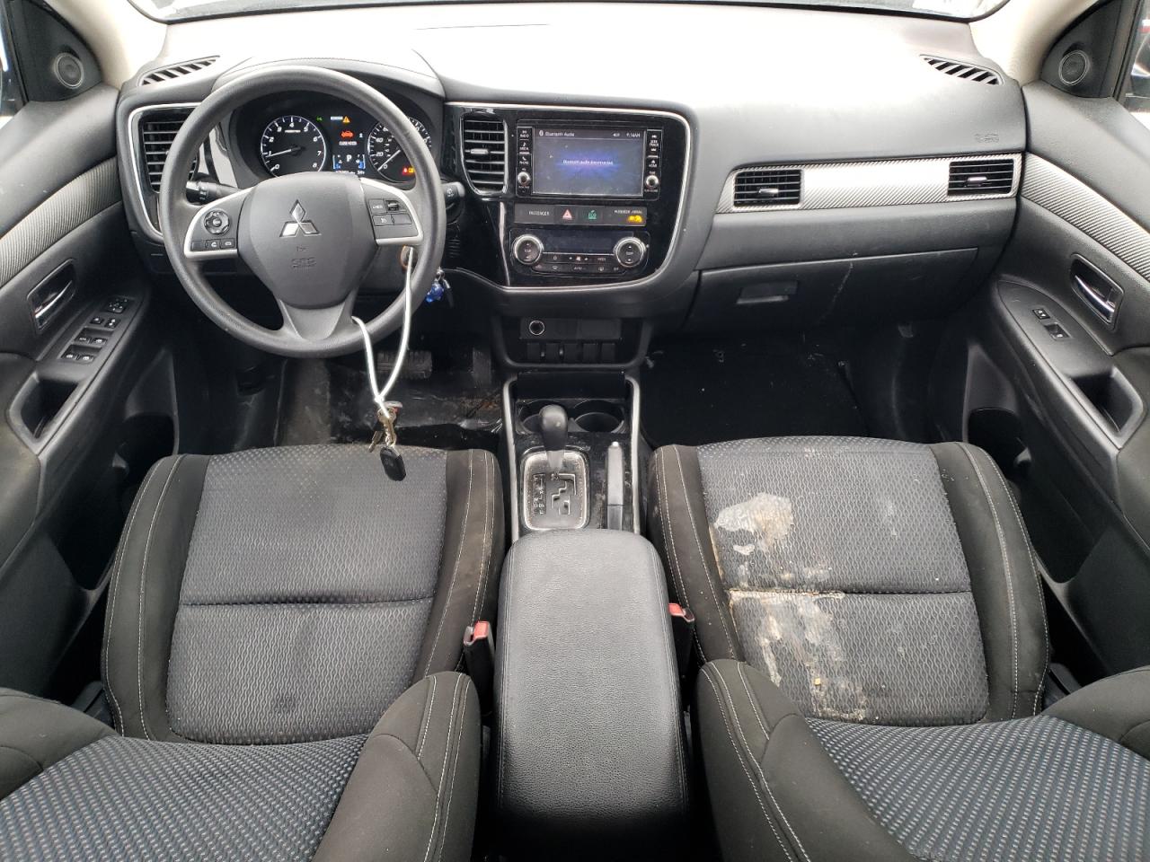 2018 Mitsubishi Outlander - Image 8