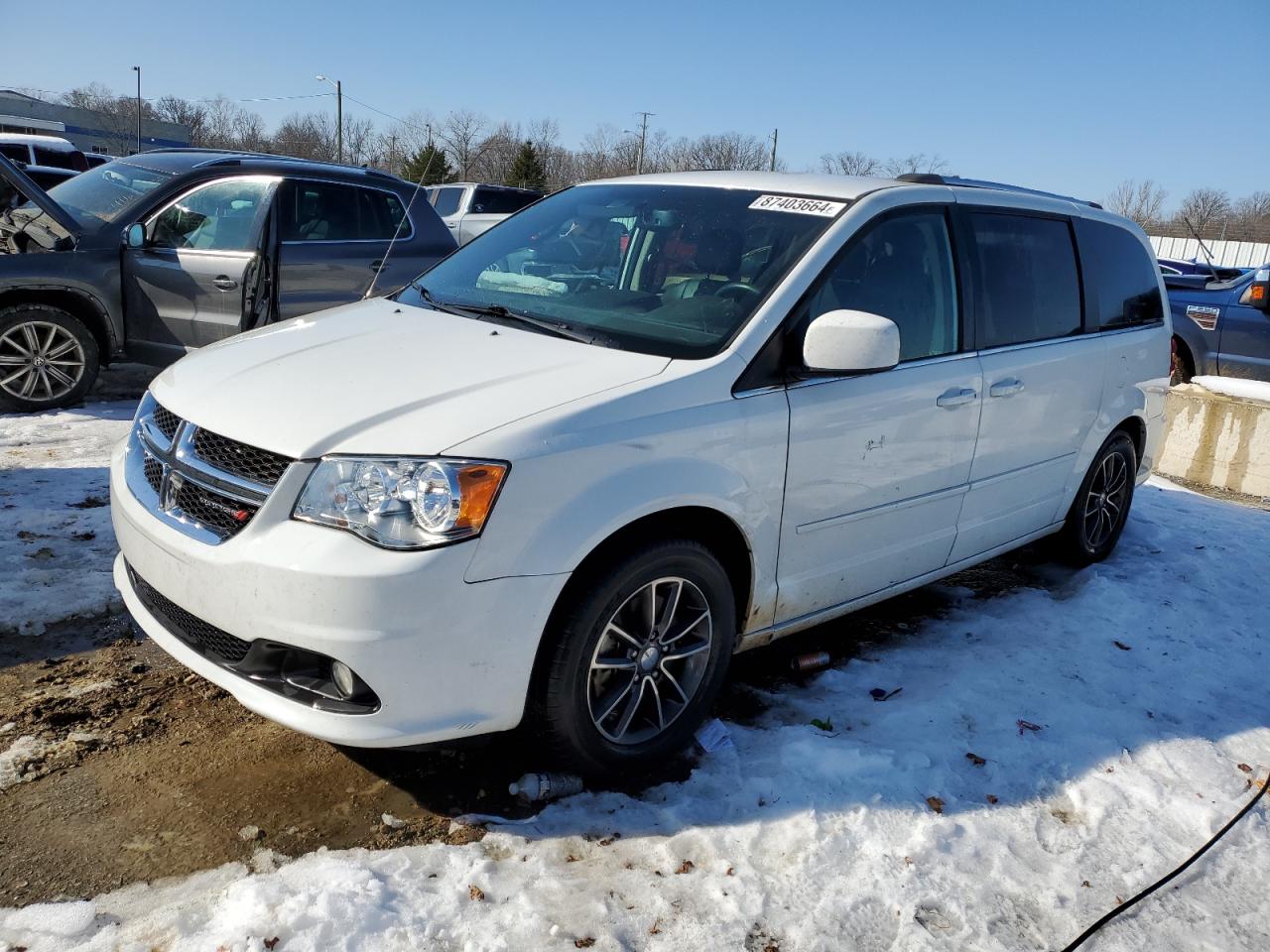 2017 Dodge Caravan - Image 1