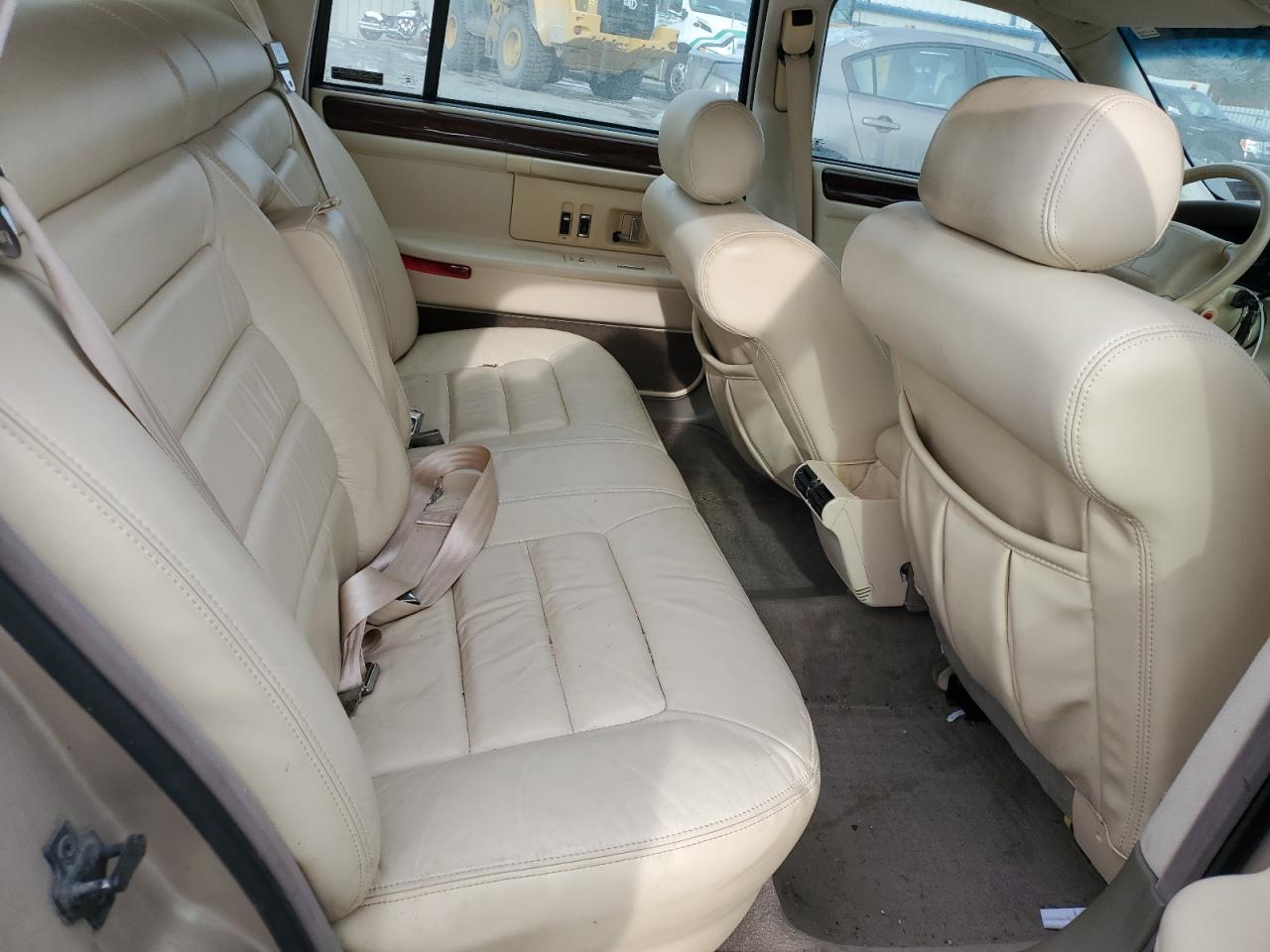 1995 Cadillac De Ville - Image 11