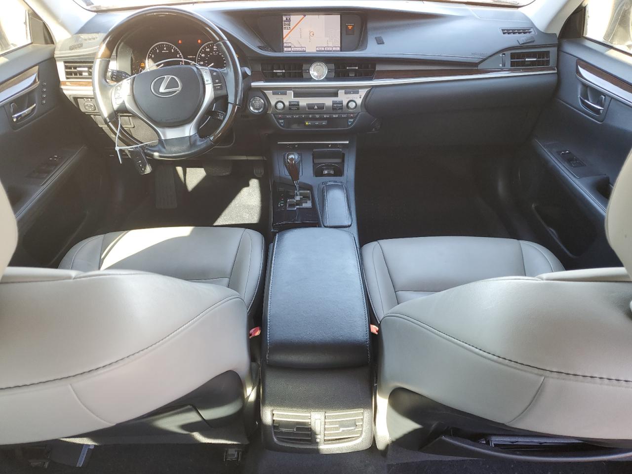 2013 Lexus ES - Image 8