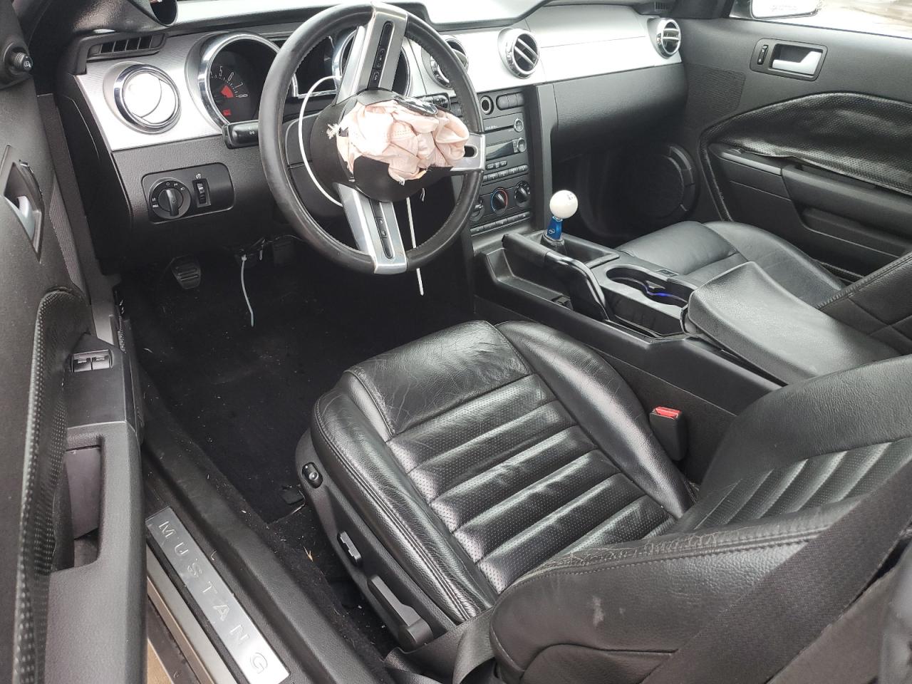 2008 Ford Mustang - Image 8