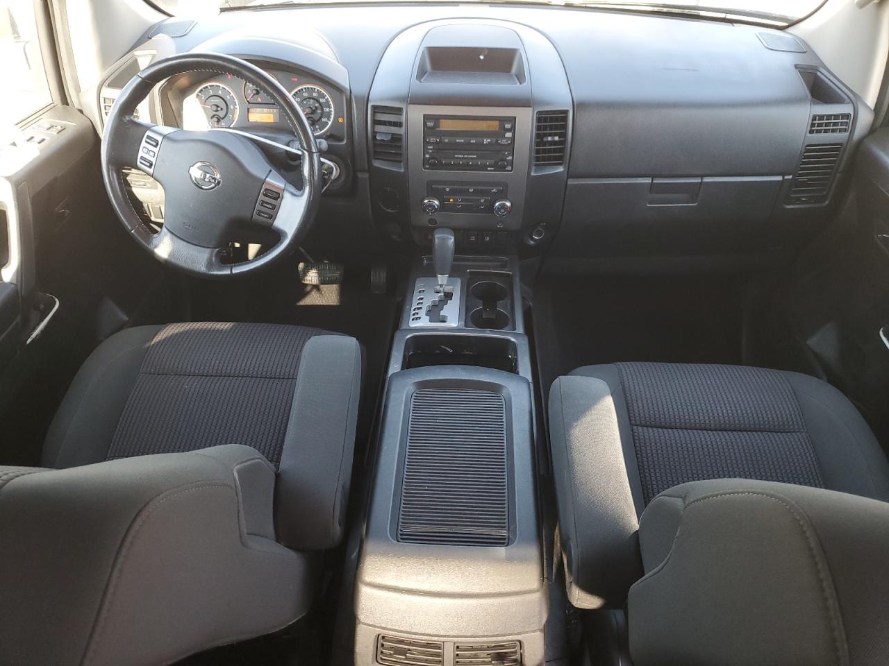 2010 Nissan Titan - Image 8