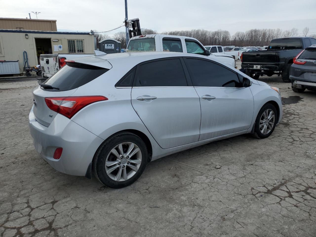 2013 Hyundai Elantra - Image 3