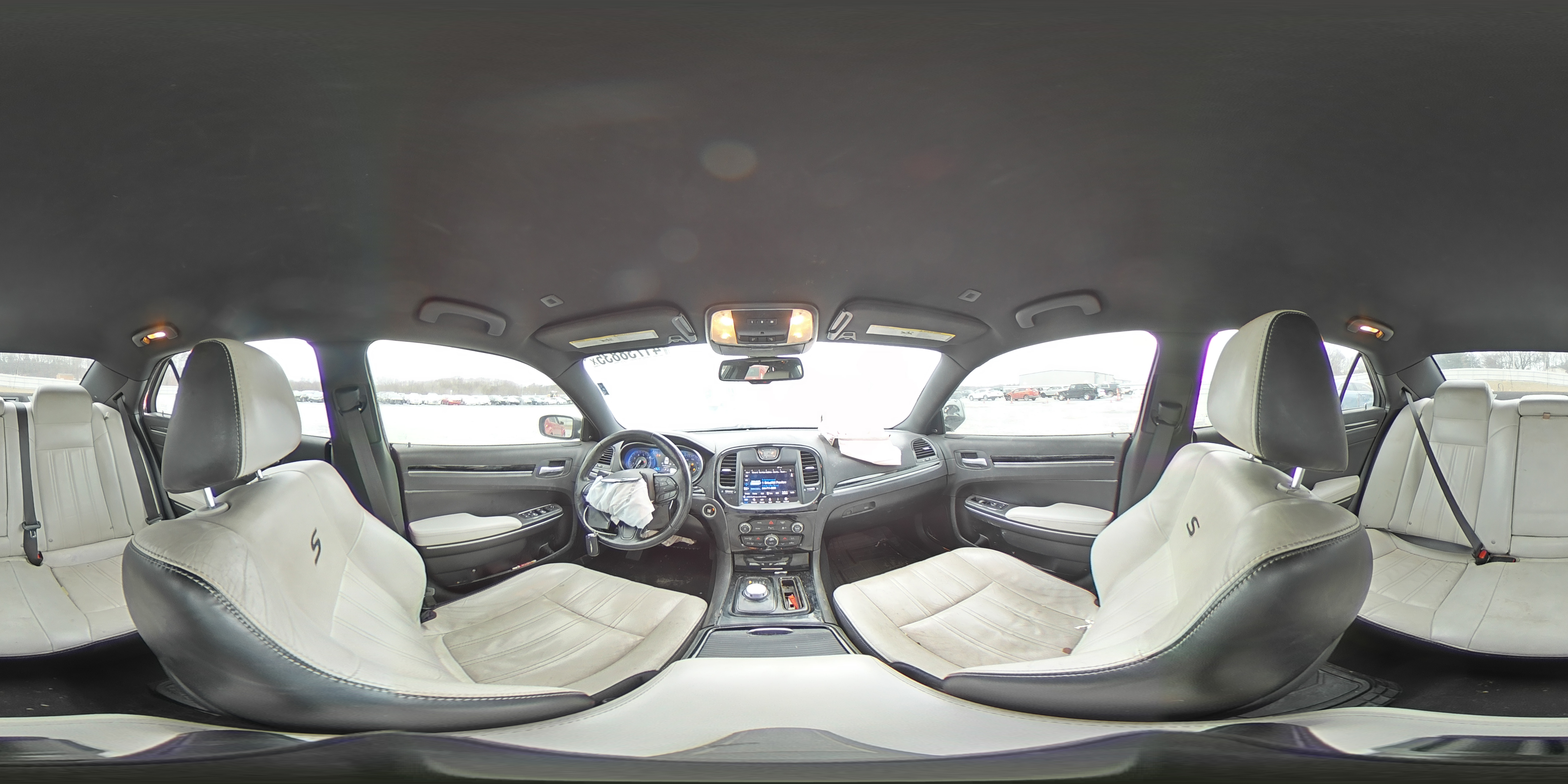 2021 Chrysler 300 - Image 12