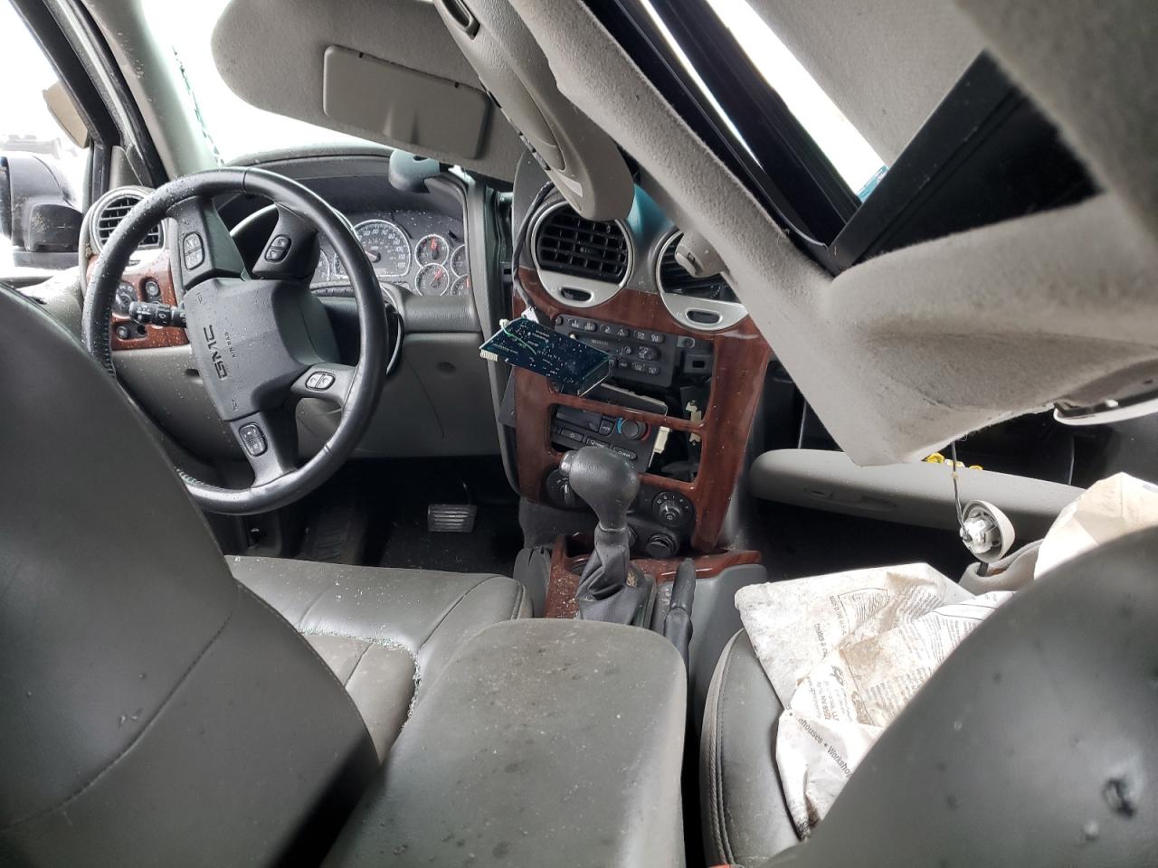 2002 GMC Envoy - Image 8