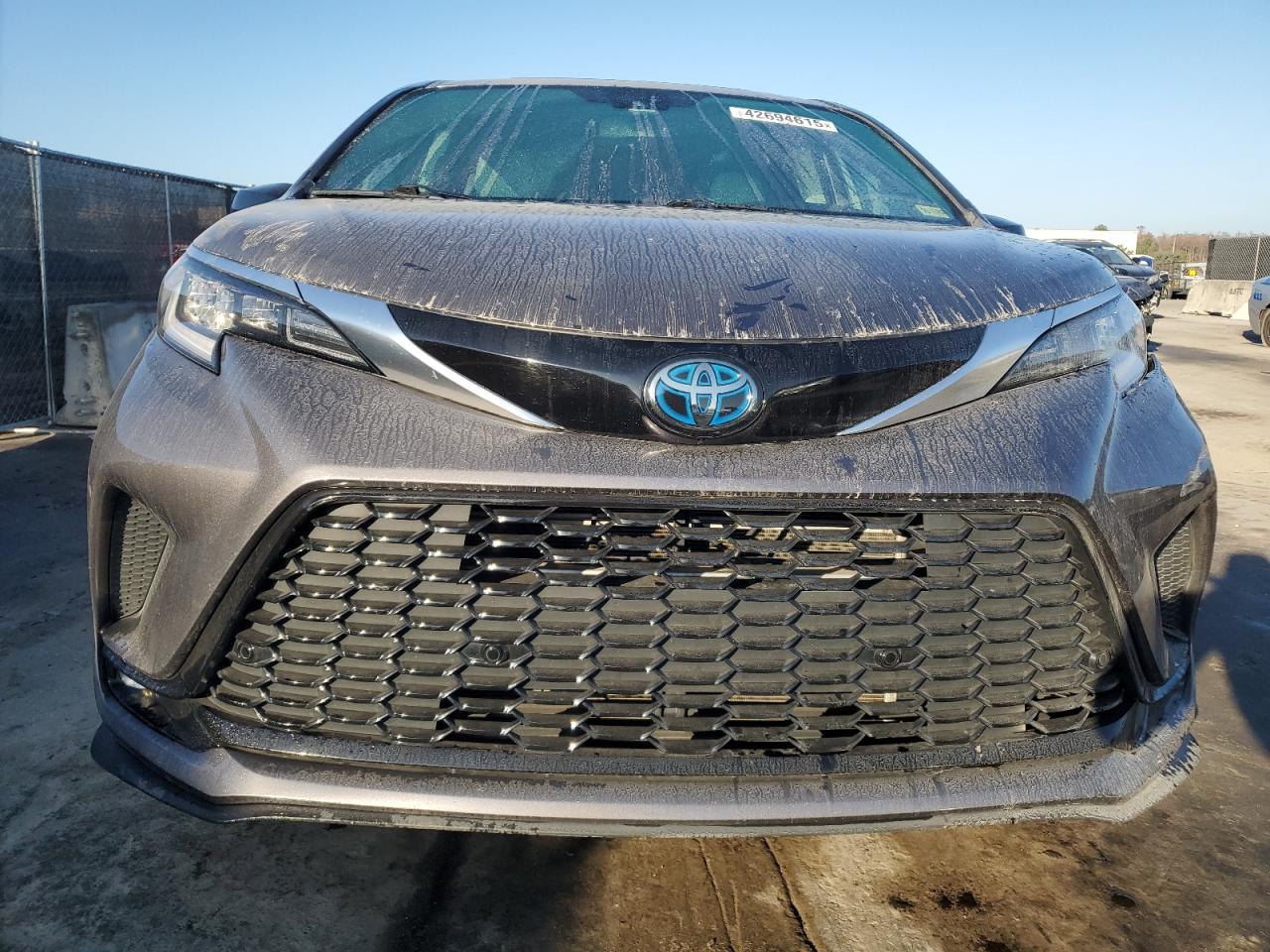 2021 Toyota Sienna - Image 5