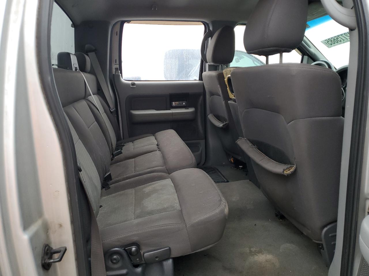 2005 Ford F-150 - Image 10