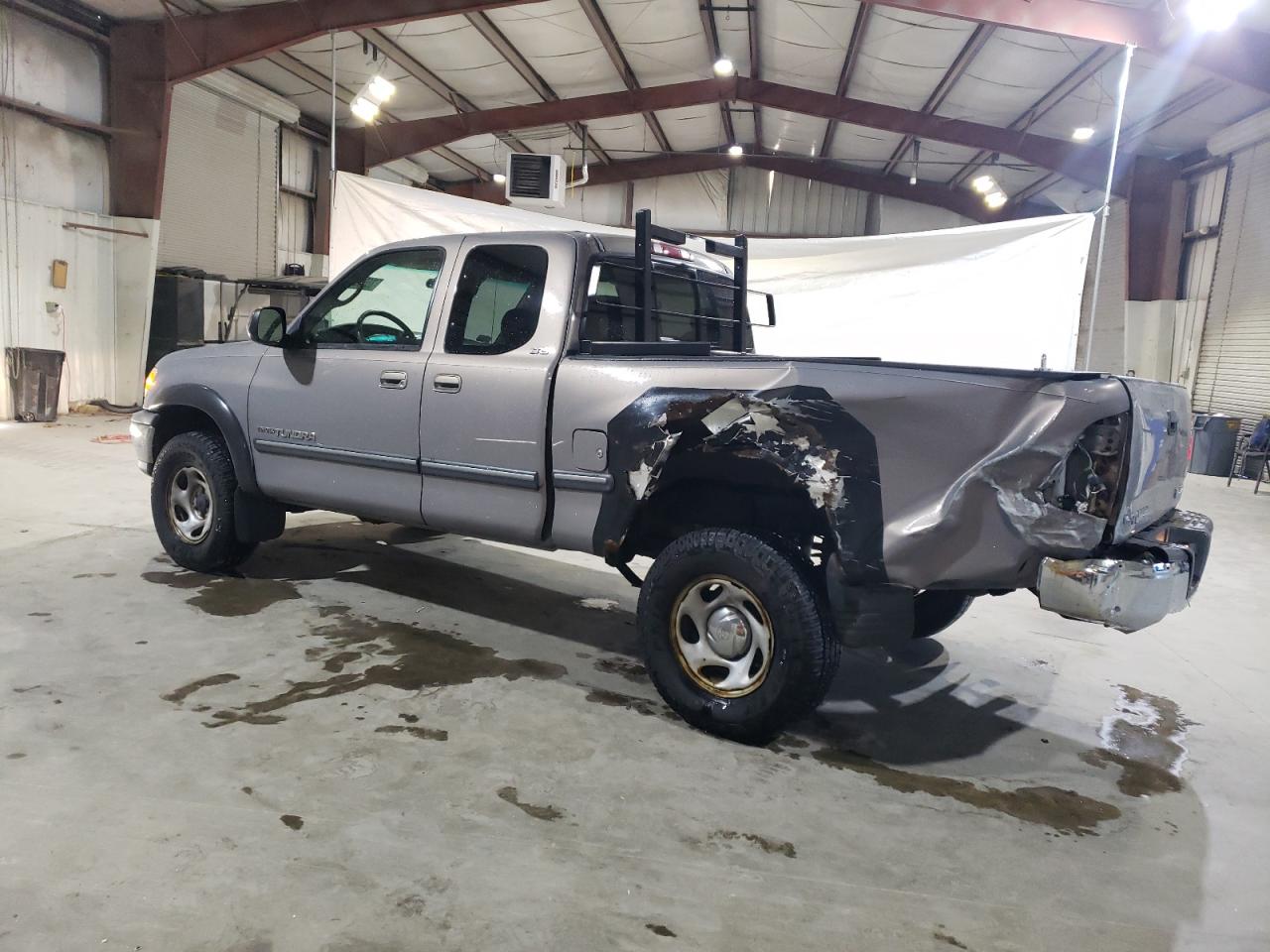2000 Toyota Tundra - Image 2