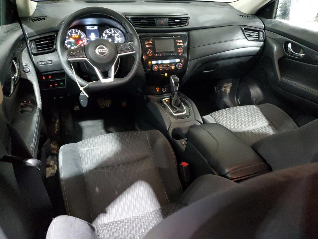 2017 Nissan Rogue - Image 8