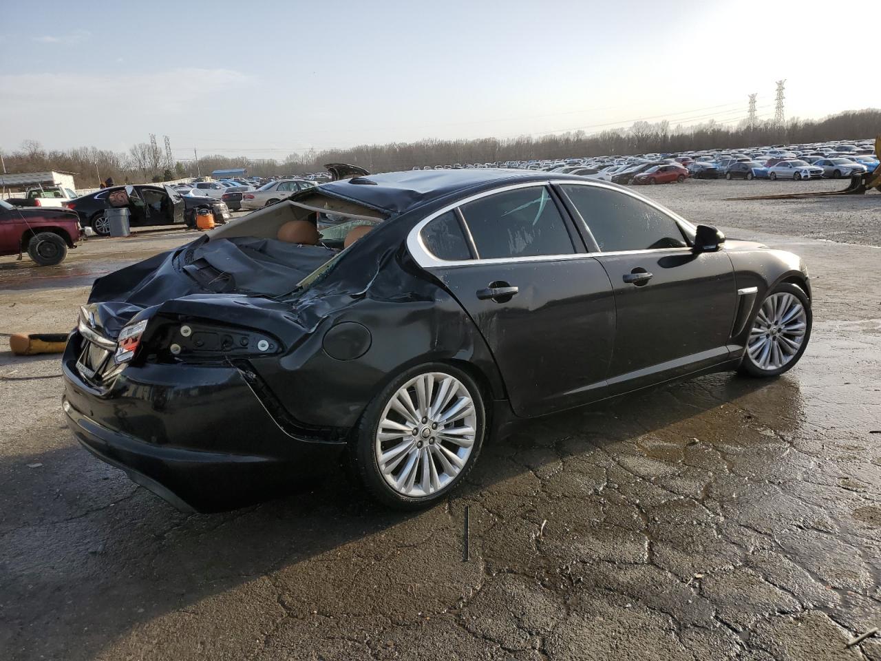2012 Jaguar XF - Image 3