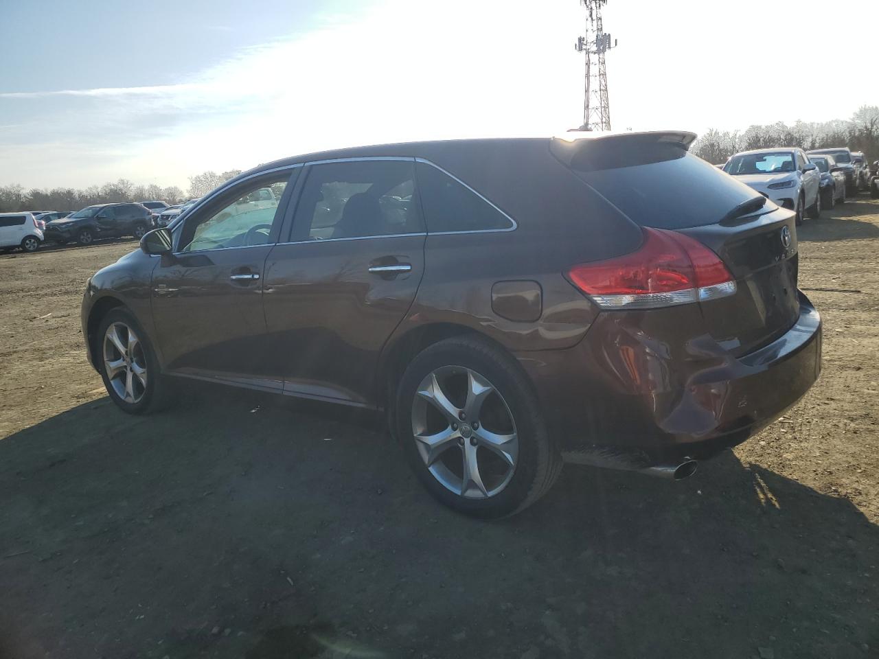 2011 Toyota Venza - Image 2