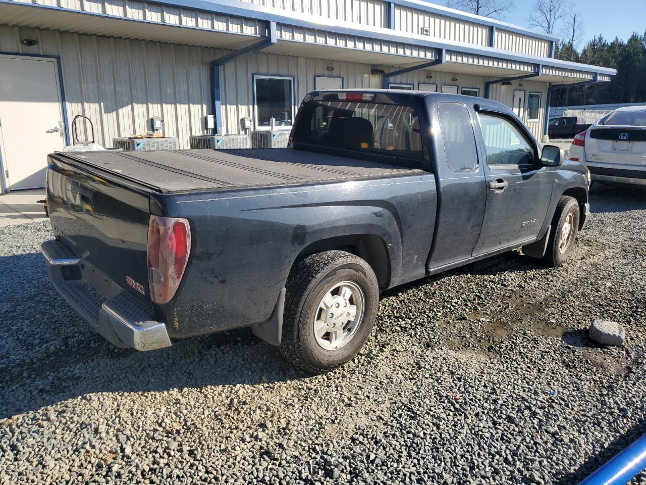 2004 GMC Canyon - Image 3