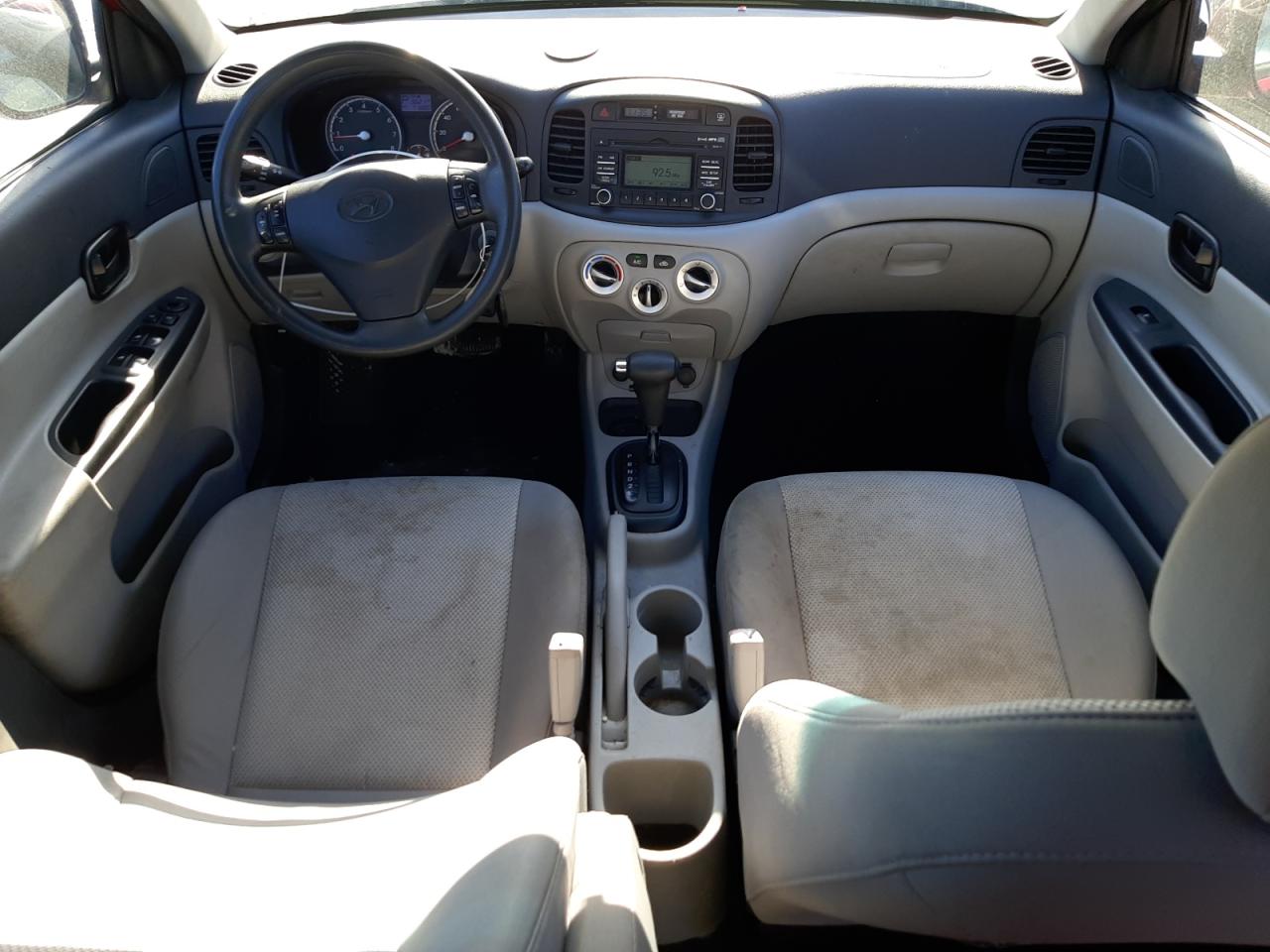 2011 Hyundai Accent - Image 8