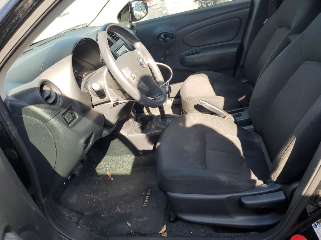 3N1CN7AP7KL827988 NISSAN VERSA 2019