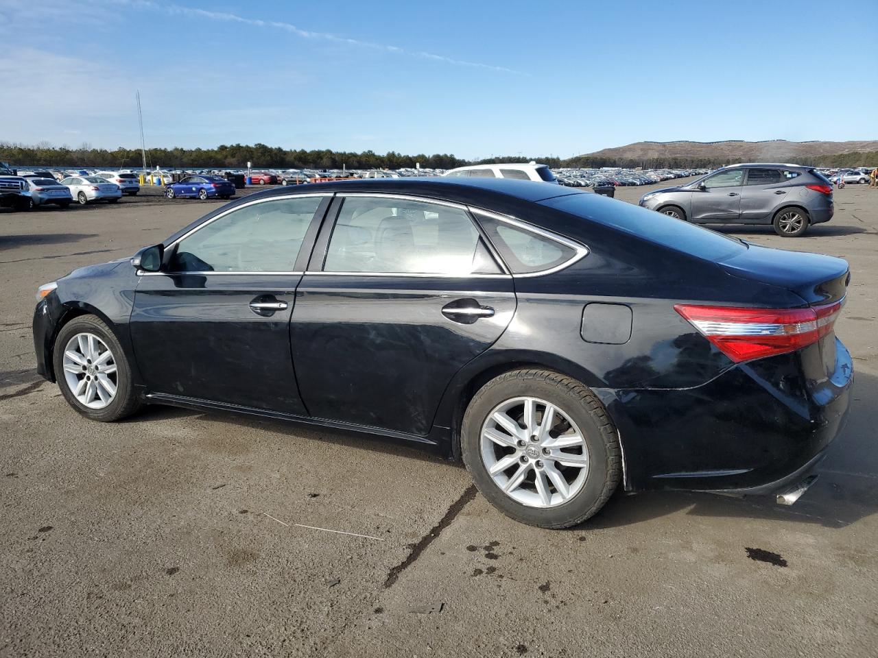 2013 Toyota Avalon - Image 2