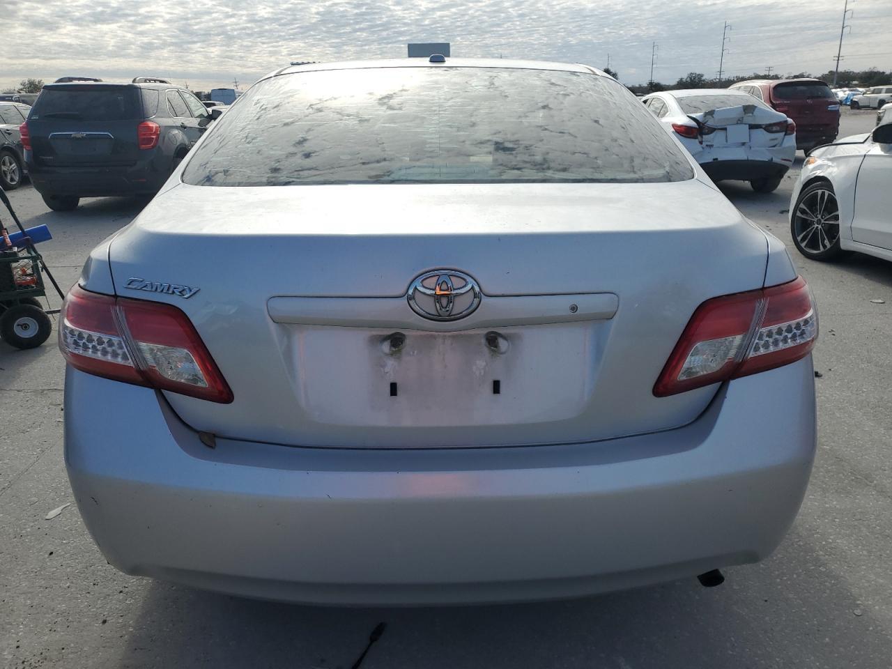 2010 Toyota Camry - Image 6