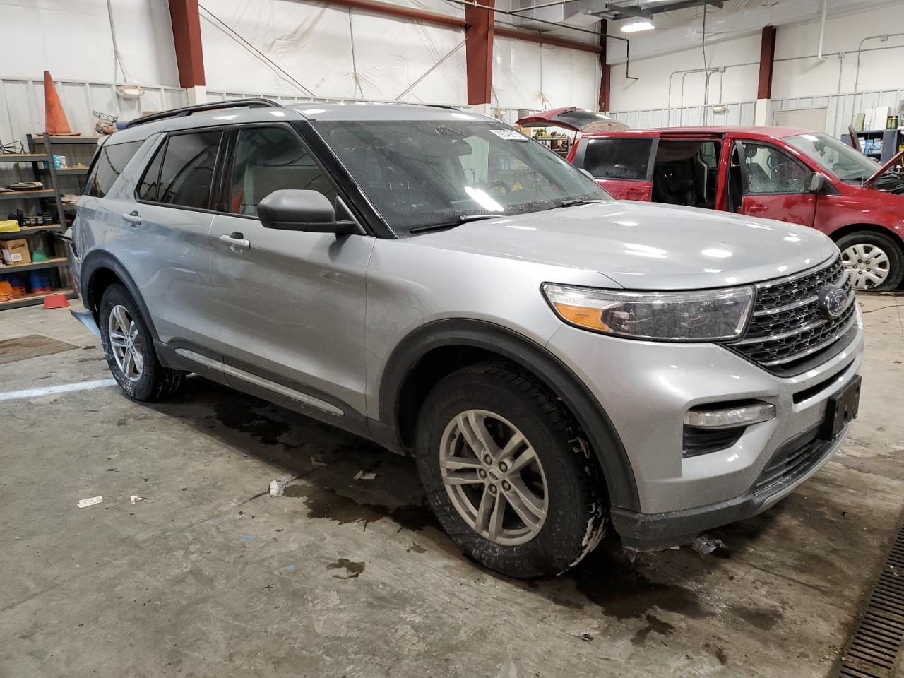 2023 Ford Explorer - Image 4