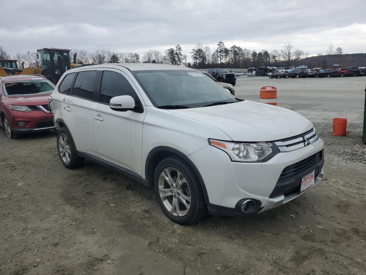 2015 Mitsubishi Outlander - Image 4