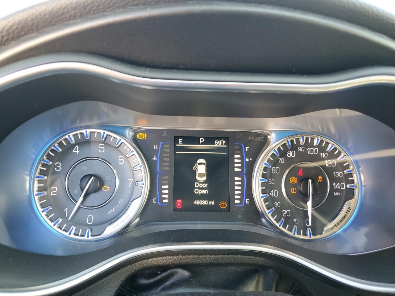 2015 Chrysler 200 - Image 9