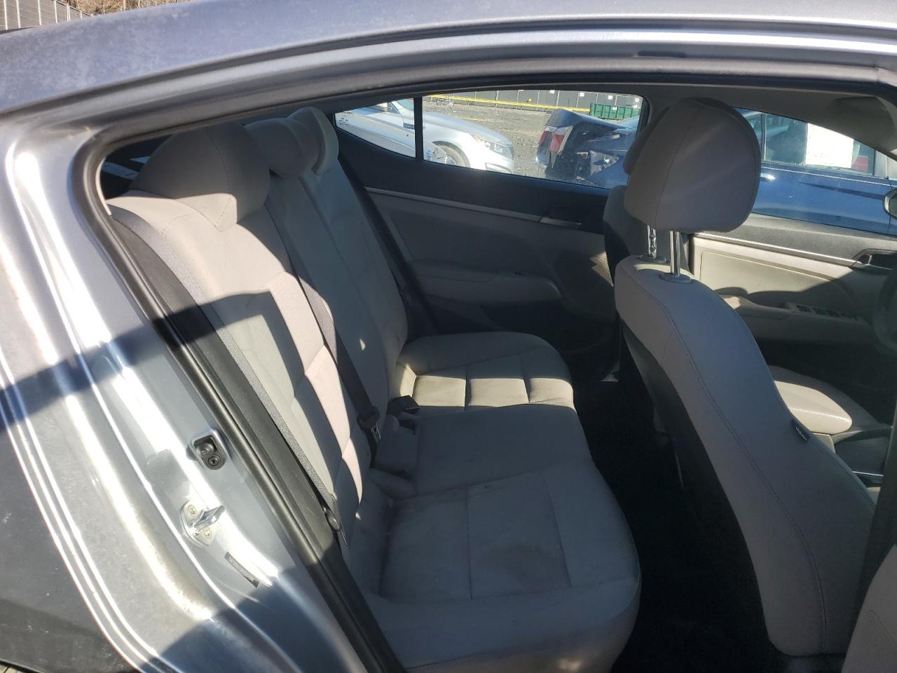 2017 Hyundai Elantra - Image 10