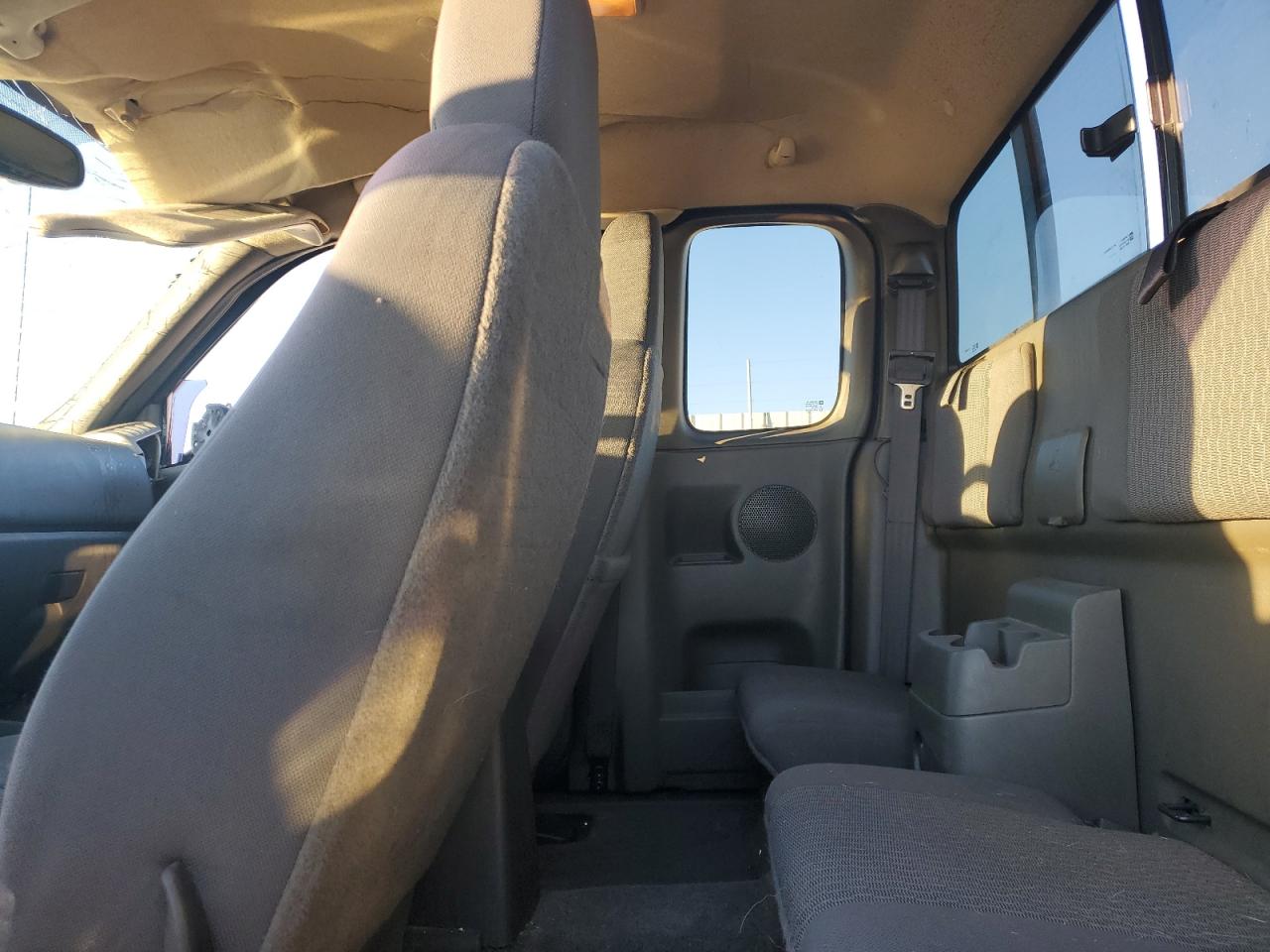 2006 Chevrolet Colorado - Image 10