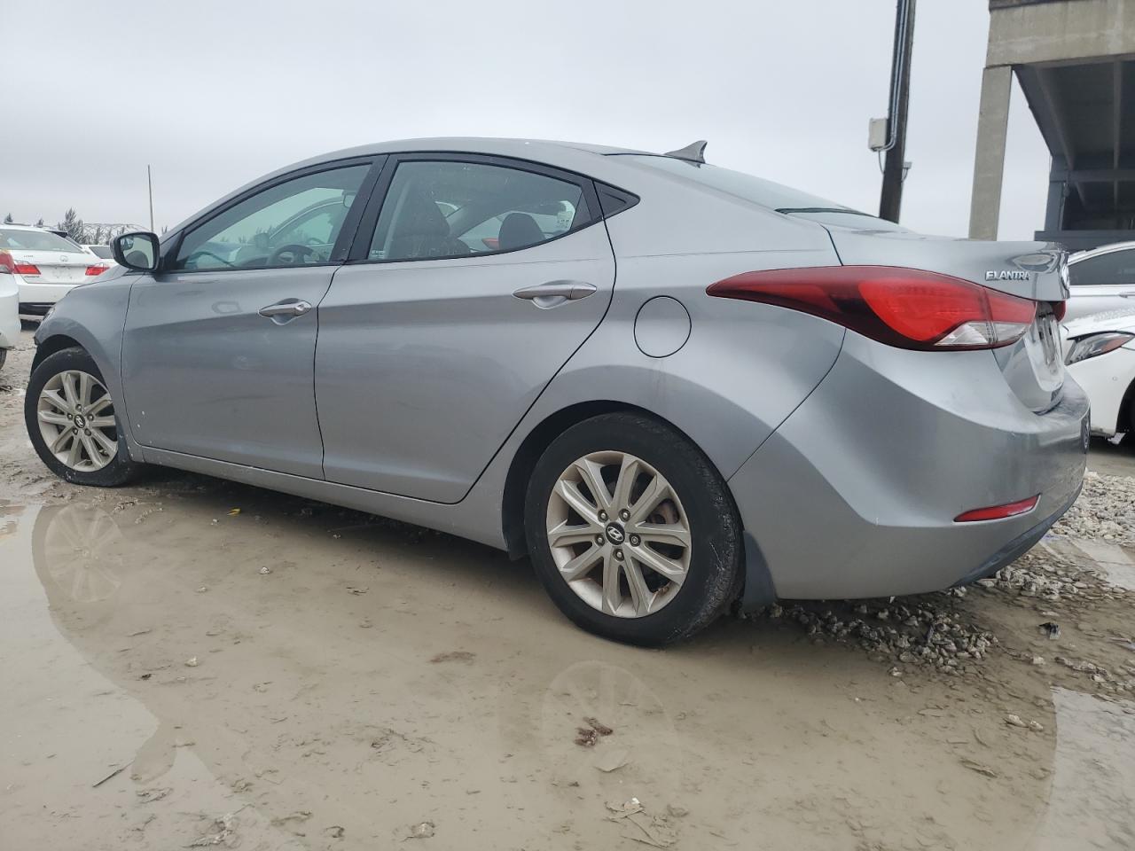 2015 Hyundai Elantra - Image 2