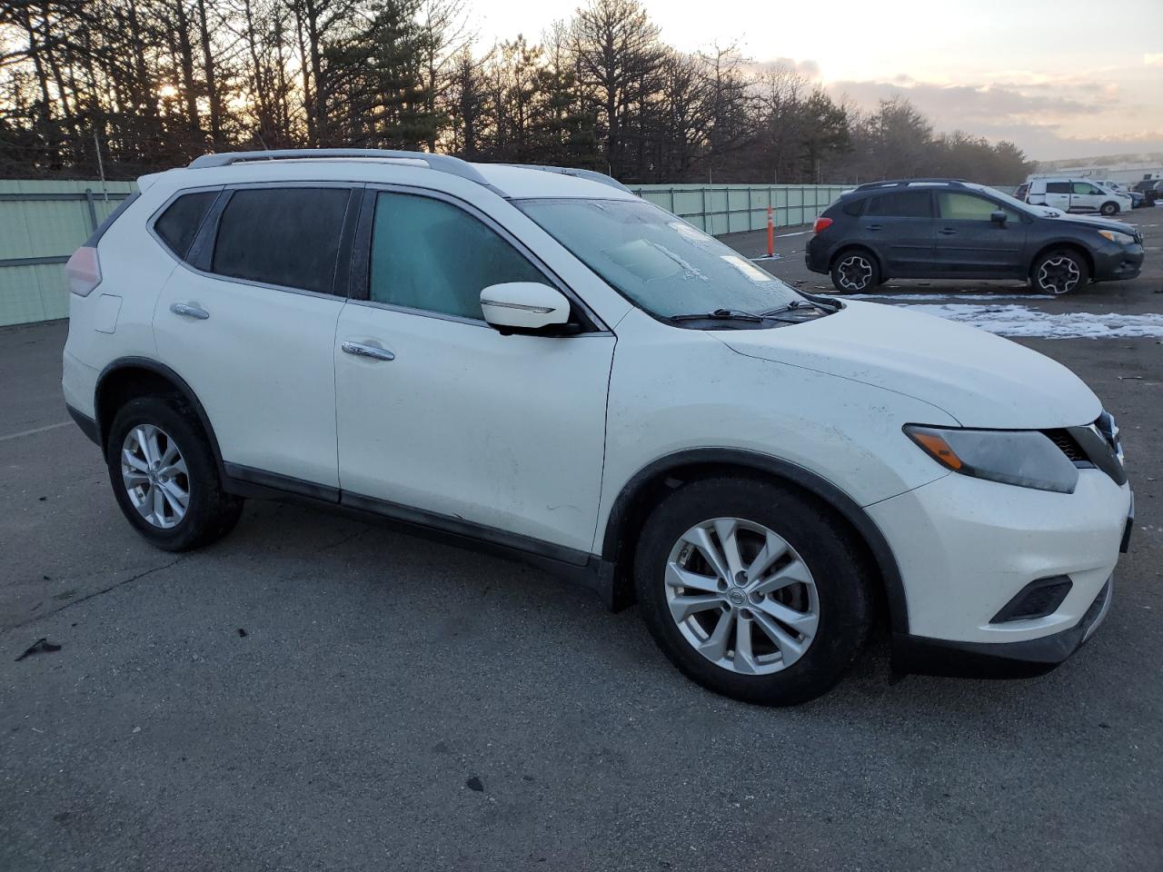 2015 Nissan Rogue - Image 4