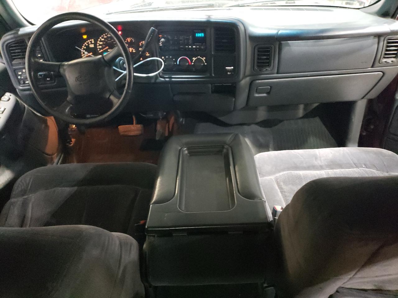 2002 Chevrolet Silverado - Image 8