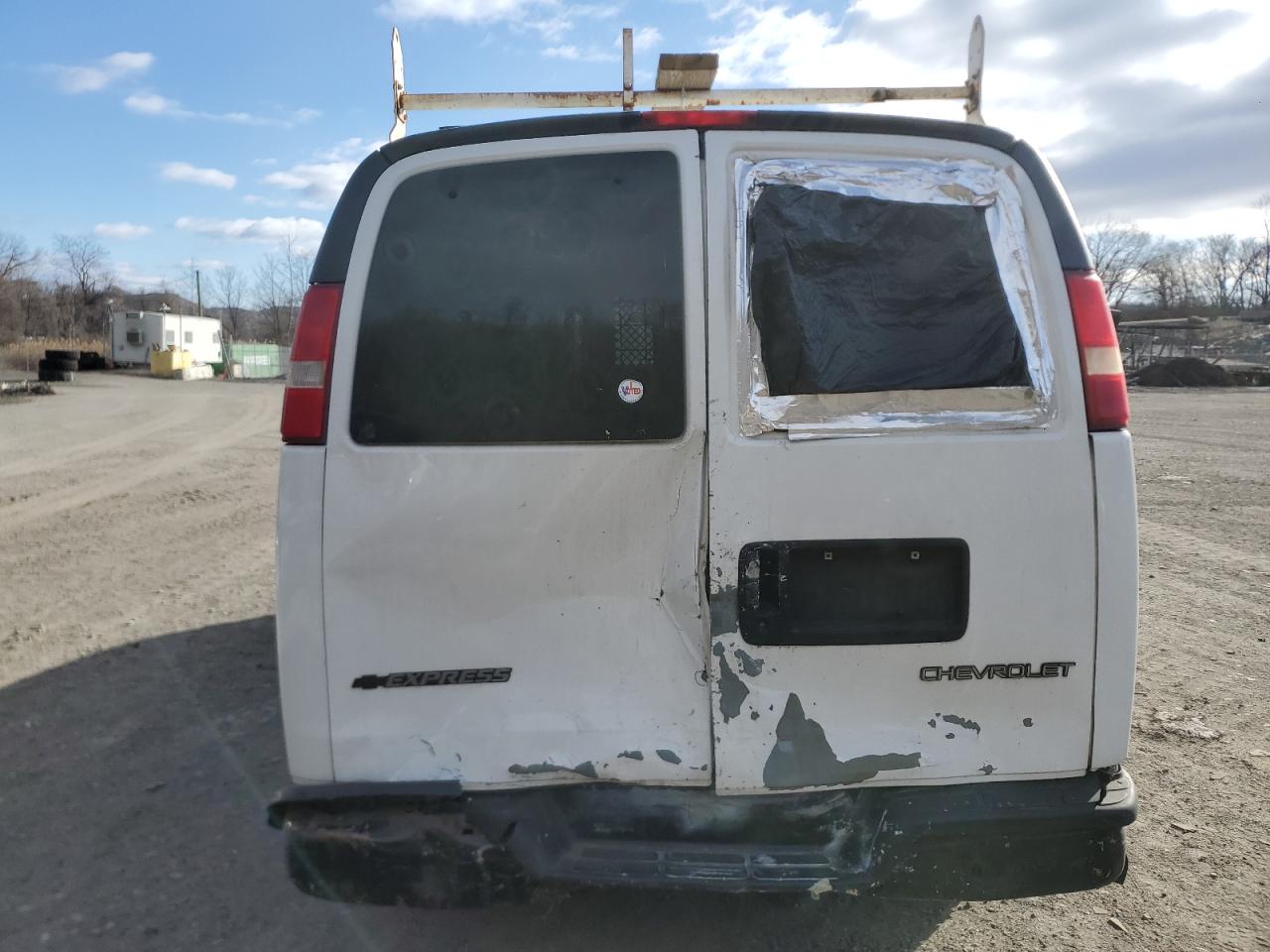 2006 Chevrolet Express - Image 9