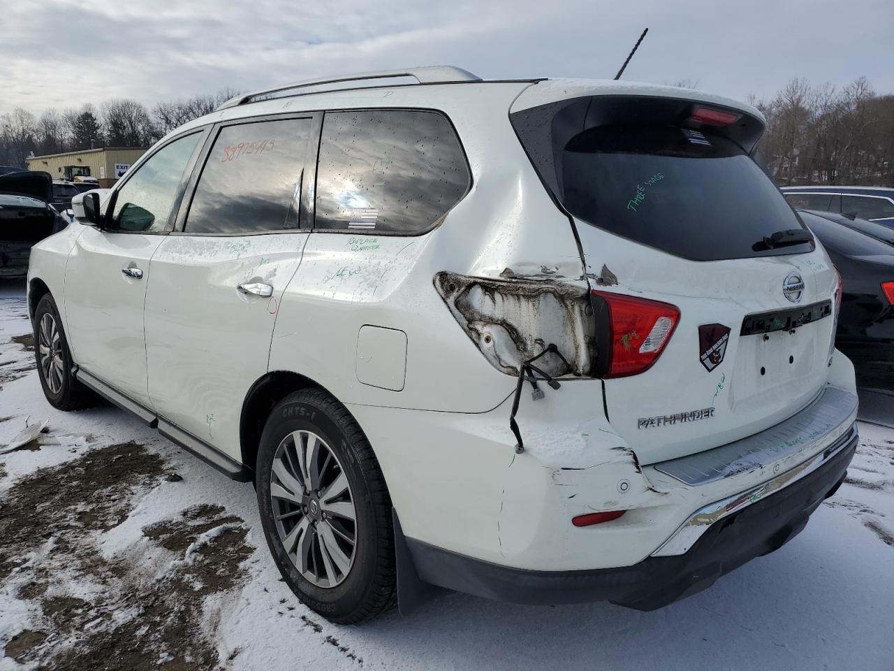 2018 Nissan Pathfinder - Image 2