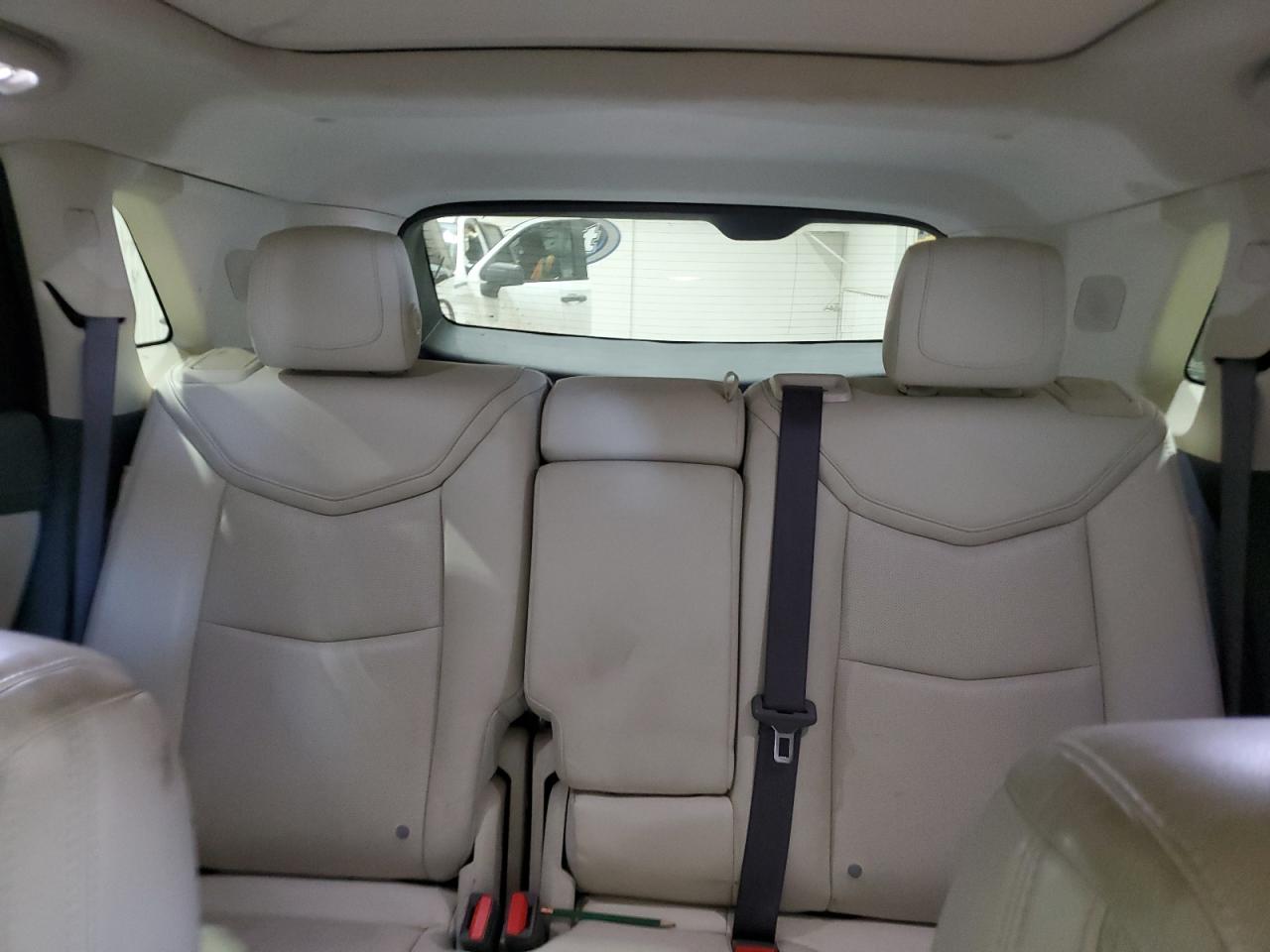 2017 Cadillac XT5 - Image 10