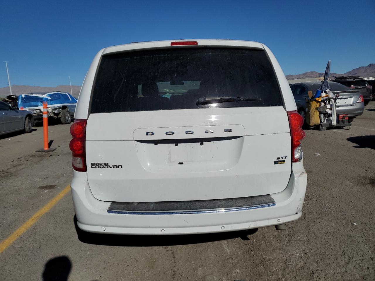 2016 Dodge Caravan - Image 6
