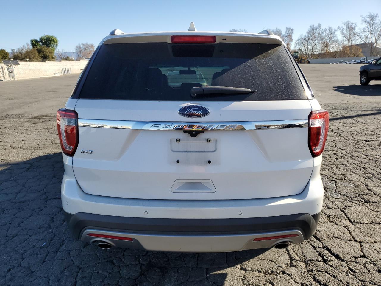 2017 Ford Explorer - Image 6