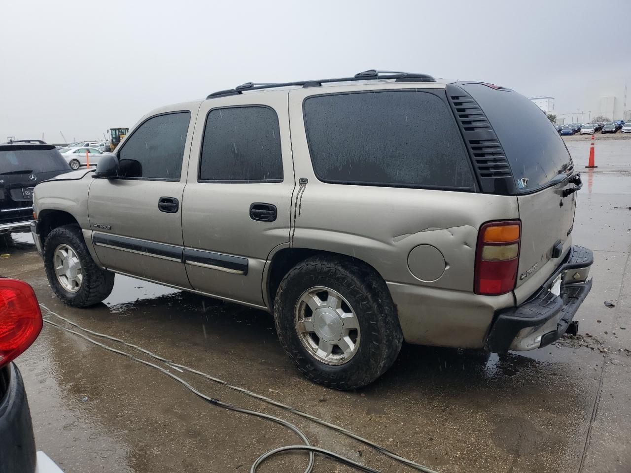 2001 Chevrolet Tahoe - Image 2