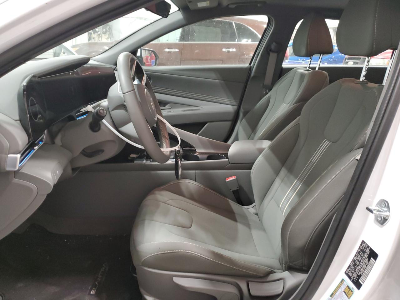 2024 Hyundai Elantra - Image 7